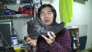 革靴を簡単にピカピカにする方法 Cleaning leather shoes [upl. by Riki]