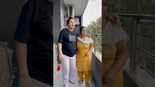 Nikita or mummy kisay dar kar bhaag rahe shorts youtubeshorts nikitasinghvlogs [upl. by Aralc331]