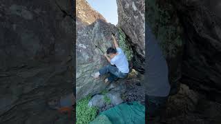 Zac’s Warmup V2  Turakirae Head outdoorbouldering [upl. by Amor]