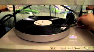 Harman Kardon T60 turntable 005MOV [upl. by Allenaj]