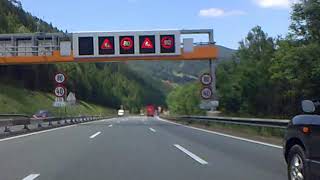 Met auto en caravan op de Brennerpass richting Innsbruck [upl. by Blase]