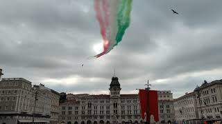 Le Frecce Tricolori sopra Trieste per i 70 anni del ritorno allItalia [upl. by Ettevey866]