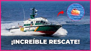 IncreÃ­ble rescate en ALTAMAR de DOS nÃ¡ufragos por la Guardia Civil [upl. by Aicerg]