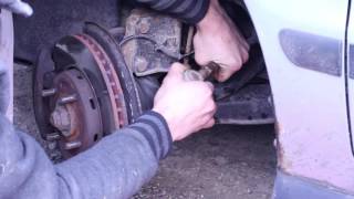 DIY changer rotule de direction Volvo V40 1999 [upl. by Vernita]