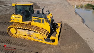 NEW Dozer Power Pushed Moving Sand​ Activities Bulldozer Machine Modern SHANTUI DH17 C2 LGP [upl. by Adnuhser]