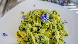 Brodo matto  tagliatelle al pesto di ortica [upl. by Riha]