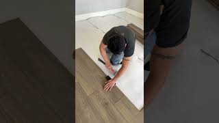 Como instalar pisos de laminado super facil y rapidoshortfloorsremodelaciones [upl. by Haneehs]