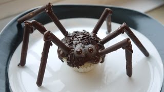 Halloween SpinnenMuffins selber machen [upl. by Edlihtam]