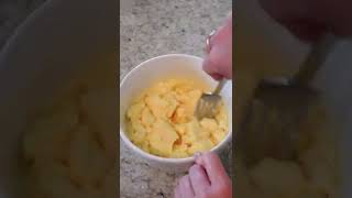 How to Make Fluffy Scrambled Eggsin the Microwave [upl. by Annim553]