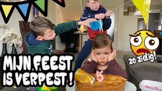 TOP 10 SOORTEN KINDEREN OP EEN VERJAARDAG   De Bakkertjes 525 [upl. by Livvy]