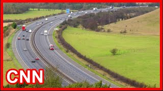 M40 Oxfordshire closed for police investigation after crashNational Highways expects a str [upl. by Alema]