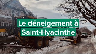 Le déneigement à SaintHyacinthe [upl. by Lowson]