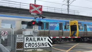 Parkers Road and Warrigal Road Level Crossing ParkdaleMentoneremoved [upl. by Lav]