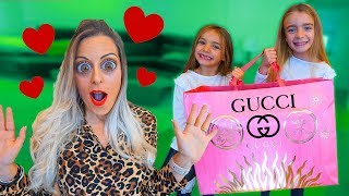 Las Ratitas hacen un regalo Gucci de 2000€ reacción increíble de Mireia ItarteVlogs [upl. by Southard538]