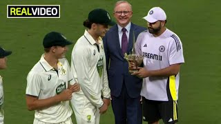 Rohit Sharma won the whole Australians heart by giving his winning trophy in PM XIs players hand [upl. by Leffert]