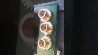 gear on hobbling automobile millingmachine industrialmachinery millingmachinery machinetools [upl. by Torras761]