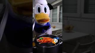 Donald Duck Masak Bebek donaldduckduckbebekbebeklucubebekpekingmakanbebekviralvideofypfunny [upl. by Ahsieka]