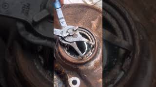 Wheel bearing replacement retaining clip removal and replacement automechanic [upl. by Kopple]