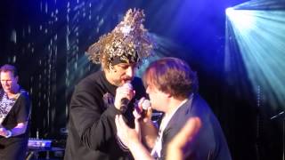 Jack Black Joins Boy George onstage during Culture Club Concert to sing Bowies quotStar Manquot 72315 [upl. by Ahtel]