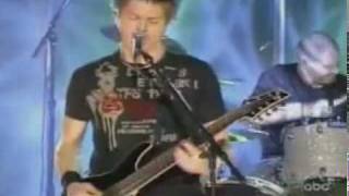 Crossfade  Cold Live On Kimmel  2004 [upl. by Ylera]