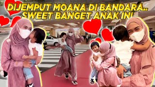 MOANA JEMPUT AKU DI BANDARA Dia Happy Banget💙 [upl. by Onimixam]