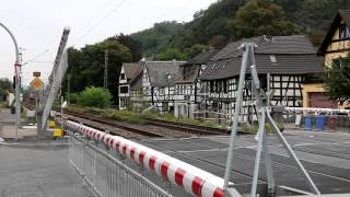 Automatik Bahnschranken Linz Leubsdorf 04 2016 [upl. by Nelaf]