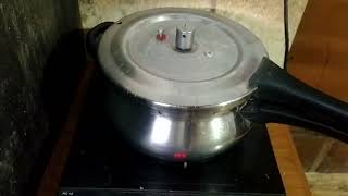 PRESURE COOKER WHISTLE SOUND PRESTIGE [upl. by Gnov503]