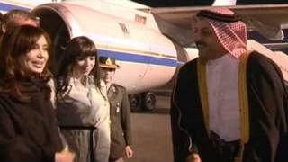 Arribo a Doha  Qatar de la Presidenta Cristina Fernández Medio Oriente Visita oficial [upl. by Bartolemo]