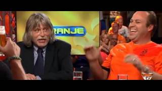 Johan Derksen loopt polonaise in VI Oranje [upl. by Doy]