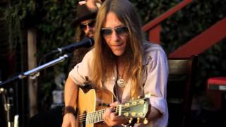 BLACKBERRY SMOKE One Horse Town  In The Back yard [upl. by Pearson69]