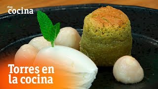 Cómo hacer coulant de pistacho  Torres en la Cocina  RTVE Cocina [upl. by Maxama]