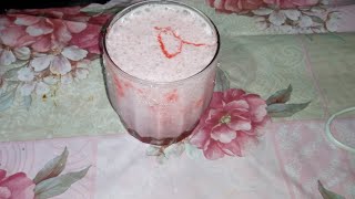 STRAWBERRY AND BANANA MILKSHAKE [upl. by Aras]