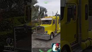 La pequeña w900 🔥🇪🇨 shorts truck camiones camioneros [upl. by Wilburt]