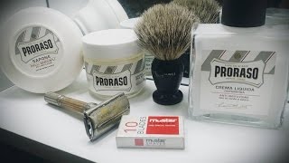 Rasatura tradizionale Uso un Rasoio molto Vintage Proraso Bianca [upl. by Oinota]