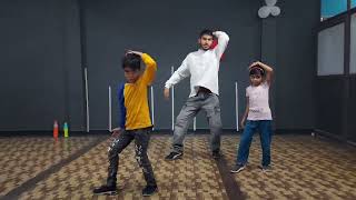 chehre pe tere hai roshan savera dancepractice dance welcome [upl. by Sutniuq]