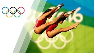 Chinese pair wins Womens Synchronised Diving 10m gold [upl. by Reeba333]