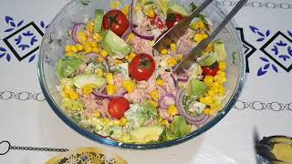 سلطة الافوكا والتونة  salade avocat et thon [upl. by Uy]