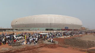 Sénégal des milliers de spectateurs arrivent pour linauguration du nouveau stade  AFP Images [upl. by Cami900]