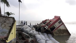 মেঘনা নদীর ভয়াবহ ভাঙ্গন  গৃহহীন মানুষের আহাজারি  Lakshmipur24 [upl. by Verda]