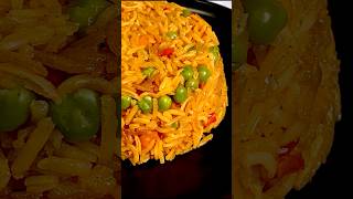 Como cocinar arroz rojo con vegetales [upl. by Neyrb]