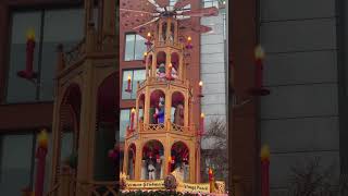 Fascinating rotating Christmas monument in Piccadilly gardens Christmas markets Manchester [upl. by Murat15]