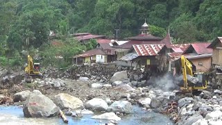 Dua Unit Alat Berat di Bekas Cafe Xakapa Air Mancur Lembah Anai [upl. by Nanji]