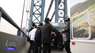 Bochurim Dancing on the Manhattan Bridge at the Mitzvah Tank Parade [upl. by Aidul]