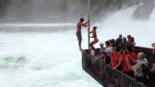 Sprung vom Känzeli Rheinfall Schaffhausen 082015 [upl. by Oralle]