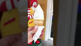 Настоящее из мака 🤤андрелла food shortsvideo short andrella shortvideo macdonald icecream [upl. by Felton855]