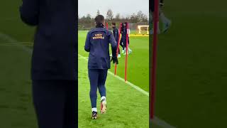 Beraldo já chegou impressionando no treino 🎥 PSG [upl. by Jezabella]