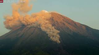 In 4K The Christmas Day pyroclastic flow at Semeru Volcano Dec 25 2023 [upl. by Isoj294]