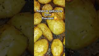 Patate te pjekura ne furre  mos e leni pa i provu 👌😋 baresha shijomezyren [upl. by Nosremaj]