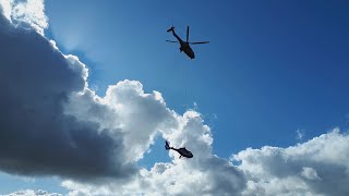 Bundespolizei schleppt Hubschrauber nach Sicherheitslandung mit Hubschrauber ab in Velbert am 3320 [upl. by Jeddy]