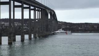 Hurtigbåten fra Tromsø passerer Finnsnes på vei mot Harstad [upl. by Riley]